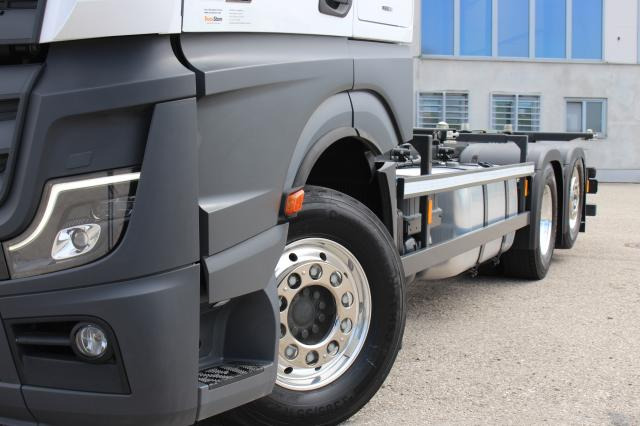 Mercedes-Benz Actros 2563LL - Camião transportador de contêineres/ Caixa móvel: foto 3 Mercedes-Benz Actros 2563LL - Camião transportador de contêineres/ Caixa móvel: foto 3