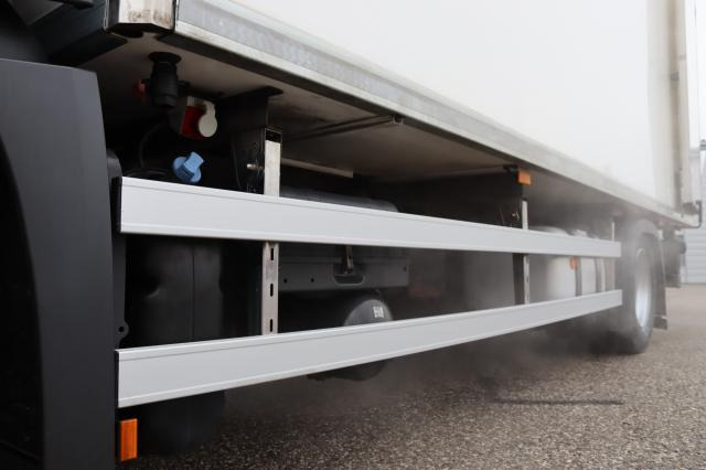 Mercedes-Benz Antos 1832 L - Camião frigorífico: foto 3 Mercedes-Benz Antos 1832 L - Camião frigorífico: foto 3