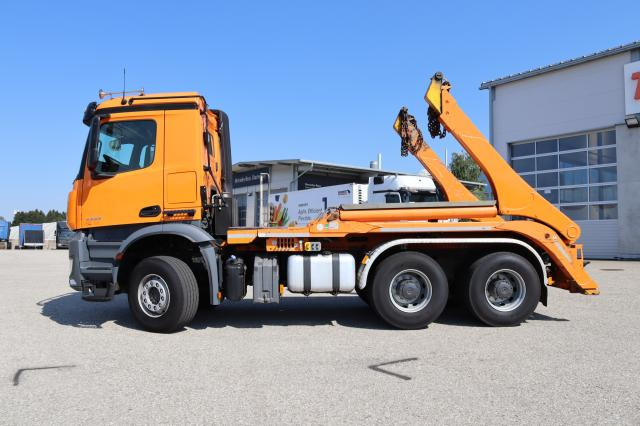 Mercedes-Benz Arocs 3353K ABSETZER - Camião multibenne: foto 4 Mercedes-Benz Arocs 3353K ABSETZER - Camião multibenne: foto 4