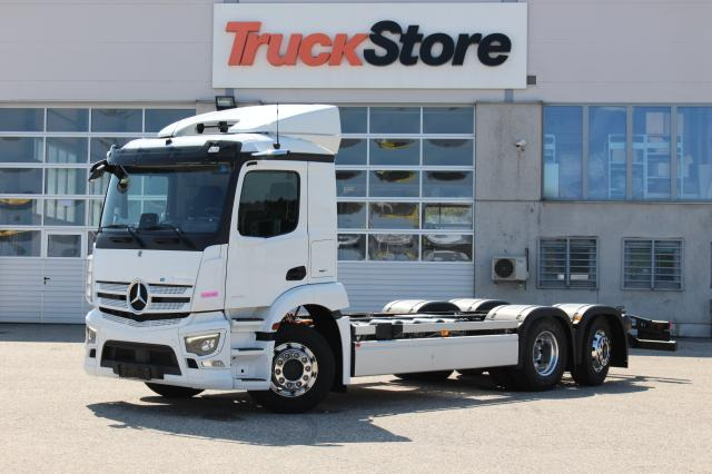 Mercedes-Benz eActros 300 L ENIN FÄHIG! - Camião chassi: foto 1 Mercedes-Benz eActros 300 L ENIN FÄHIG! - Camião chassi: foto 1