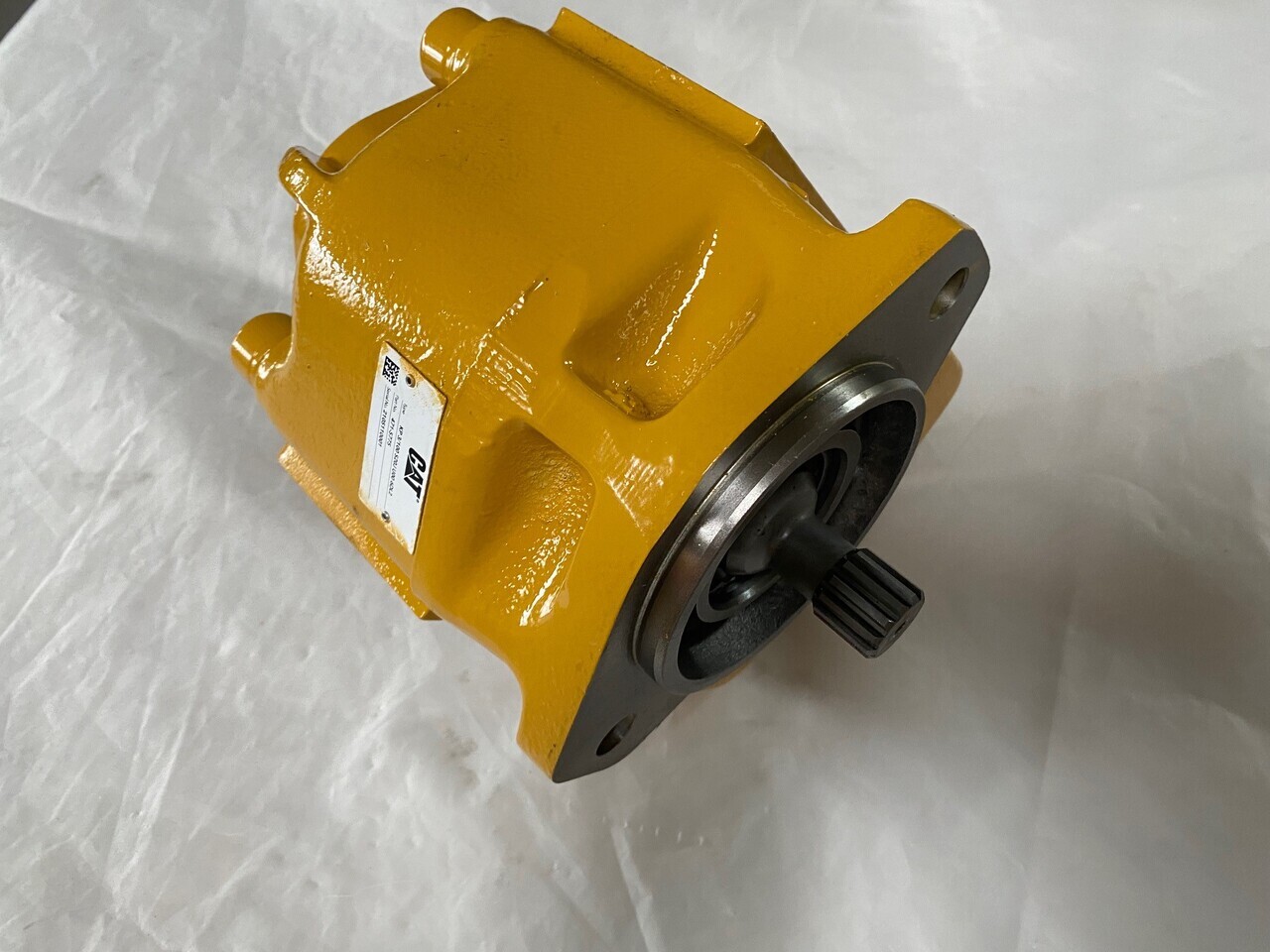 O&K Terex Caterpillar Geared pump 2403122 1459388 471-5775 - Sistema de arrefecimento para Camião: foto 1 O&K Terex Caterpillar Geared pump 2403122 1459388 471-5775 - Sistema de arrefecimento para Camião: foto 1