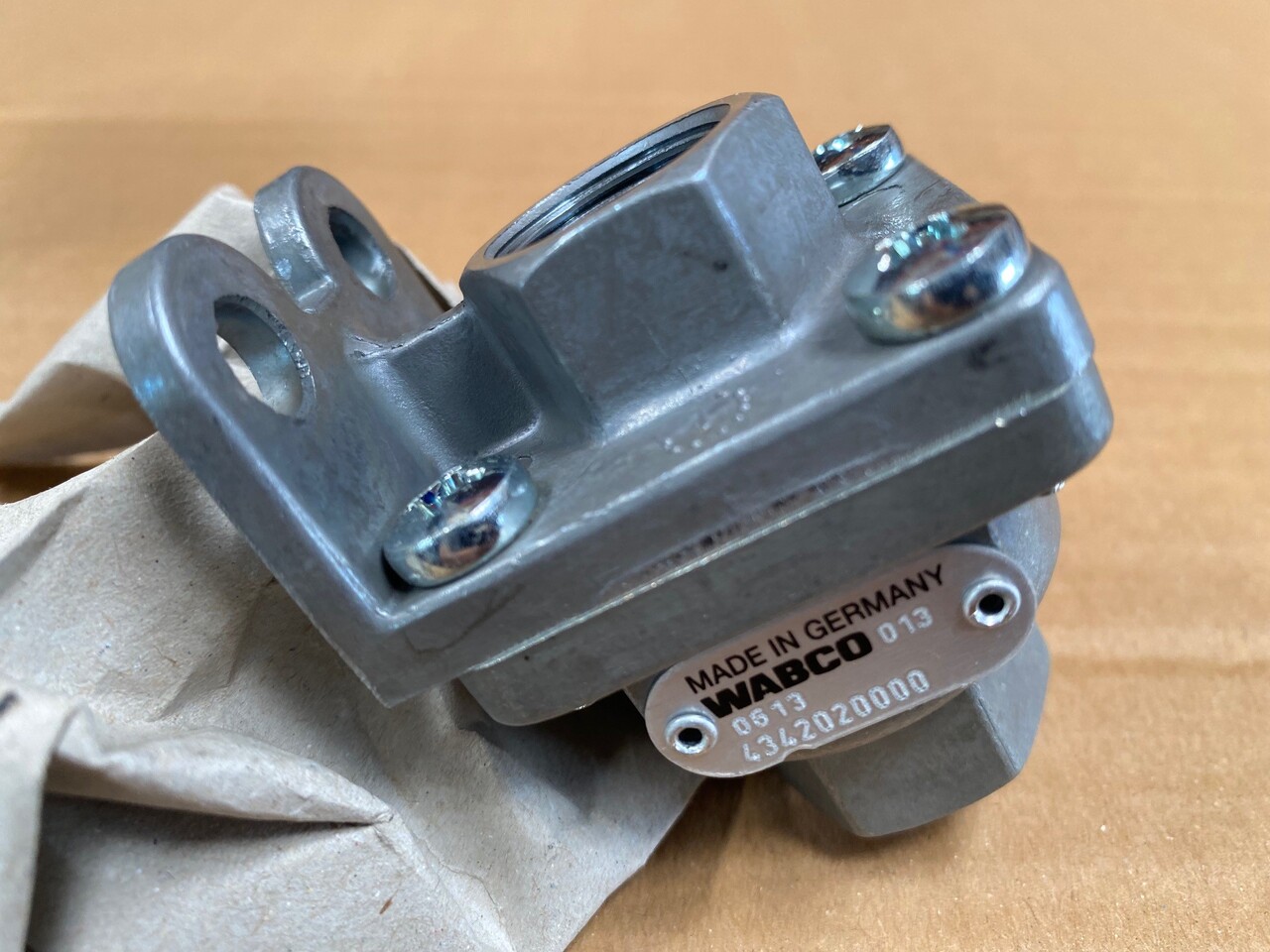 NEW HOLLAND 34834 Valve O&K Terex 34834 1455254 533-7221 Wabco 4342020000 - Peça de reposição: foto 3 NEW HOLLAND 34834 Valve O&K Terex 34834 1455254 533-7221 Wabco 4342020000 - Peça de reposição: foto 3