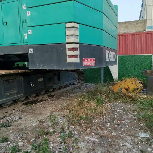 2005 KOBELCO 7150 - Guindaste sobre esteiras: foto 3 2005 KOBELCO 7150 - Guindaste sobre esteiras: foto 3