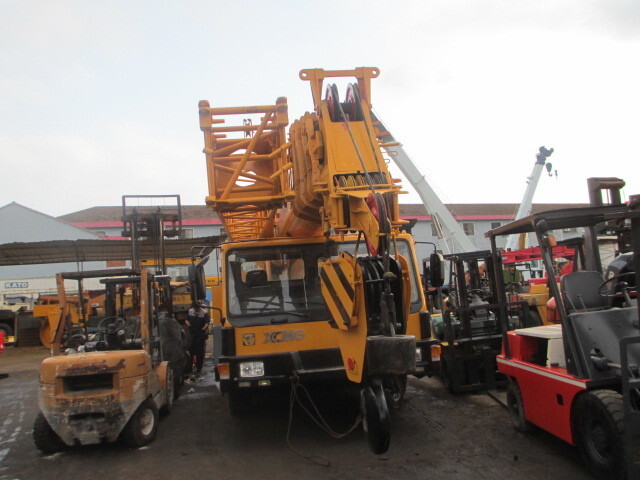 XCMG QY70K - Grua móvel: foto 2 XCMG QY70K - Grua móvel: foto 2