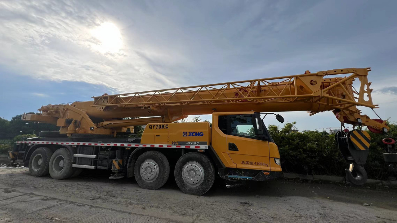 XCMG QY70KC - Grua móvel: foto 1 XCMG QY70KC - Grua móvel: foto 1