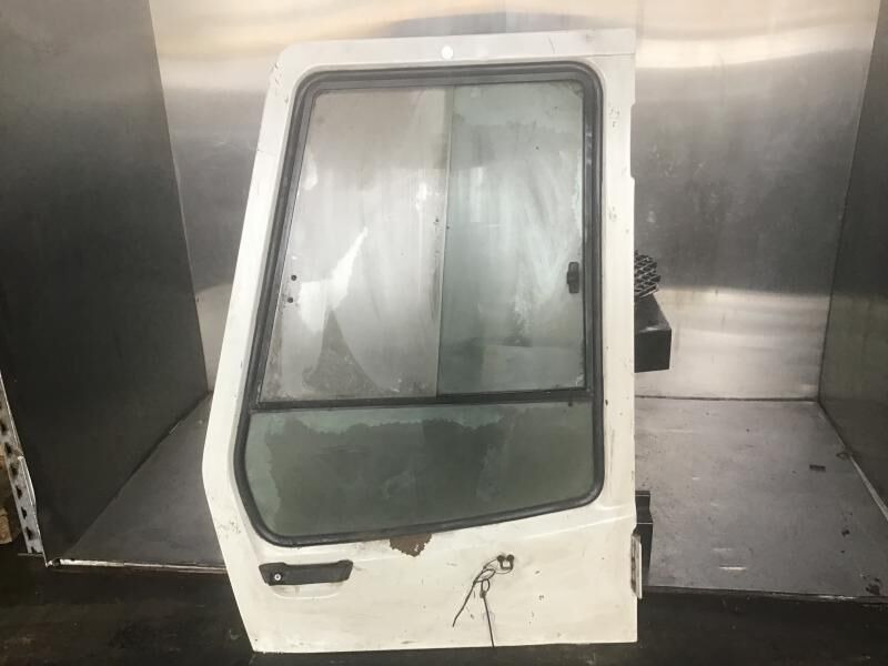 Liebherr Cabin Door - Porta e peças: foto 2 Liebherr Cabin Door - Porta e peças: foto 2