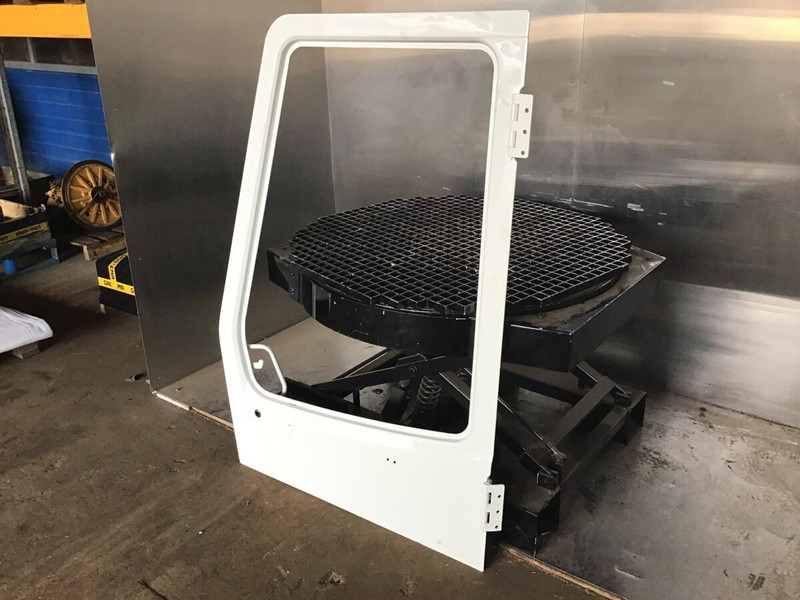 Liebherr Cabin Door - Porta e peças: foto 1 Liebherr Cabin Door - Porta e peças: foto 1