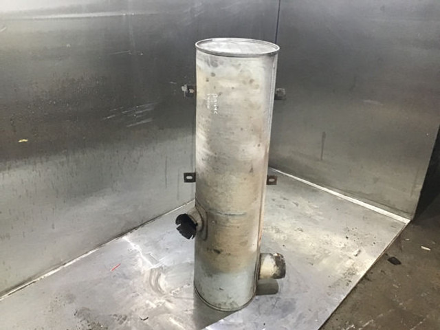 Liebherr Exhaust Silencer - Silenciador: foto 2 Liebherr Exhaust Silencer - Silenciador: foto 2