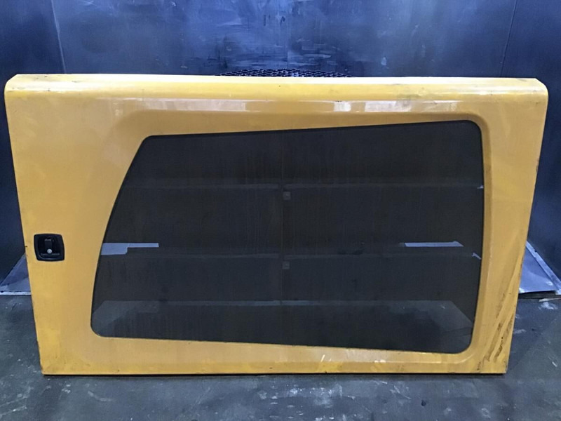 Liebherr - Porta e peças: foto 1 Liebherr - Porta e peças: foto 1