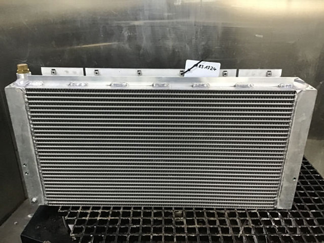 Liebherr Oil Cooler - Radiador de óleo: foto 2 Liebherr Oil Cooler - Radiador de óleo: foto 2
