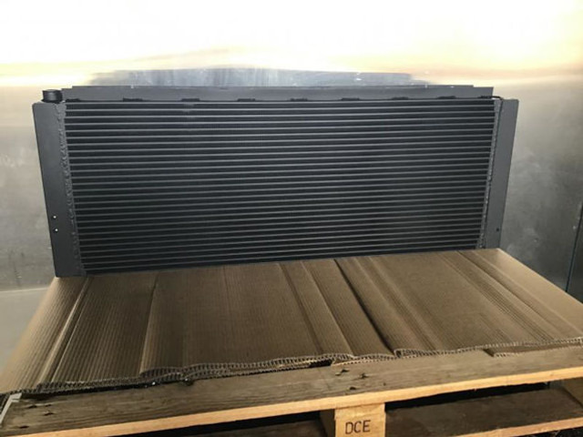 Liebherr Oilcooler - Radiador de óleo: foto 3 Liebherr Oilcooler - Radiador de óleo: foto 3