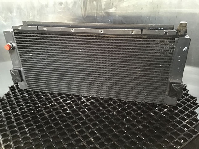 Liebherr Oilcooler - Radiador de óleo: foto 3 Liebherr Oilcooler - Radiador de óleo: foto 3