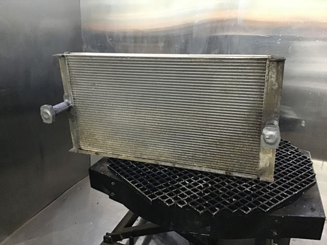 Liebherr Oilcooler - Radiador de óleo: foto 1 Liebherr Oilcooler - Radiador de óleo: foto 1