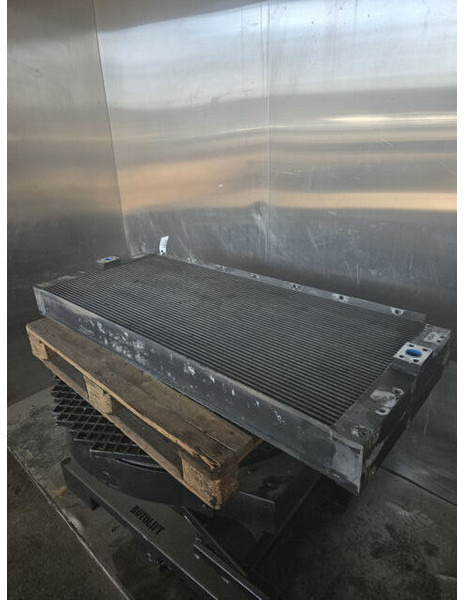 Liebherr Oilcooler - Radiador de óleo: foto 1 Liebherr Oilcooler - Radiador de óleo: foto 1