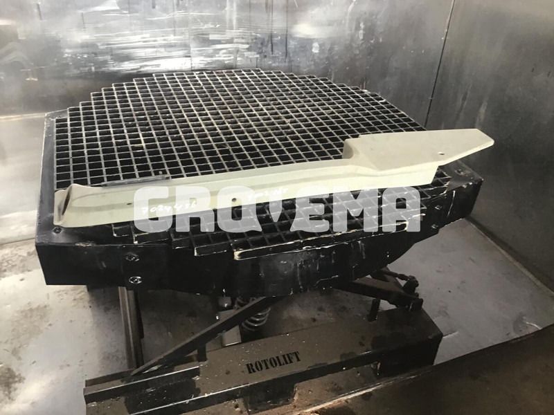 Liebherr R914STD / R914HDSL / R914B / R914 EW / R904 / R924 B / R934 / R934B / R954B / R964B / R974B / R974 - Tubo de admissão: foto 1 Liebherr R914STD / R914HDSL / R914B / R914 EW / R904 / R924 B / R934 / R934B / R954B / R964B / R974B / R974 - Tubo de admissão: foto 1