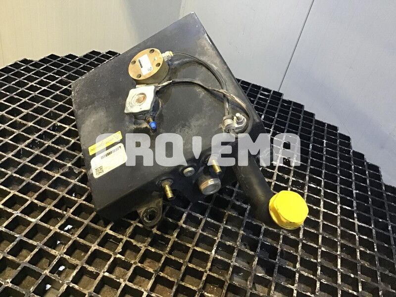 Liebherr R946 LC / R946 LC-V / R946 NLC - Tanque de expansão: foto 2 Liebherr R946 LC / R946 LC-V / R946 NLC - Tanque de expansão: foto 2