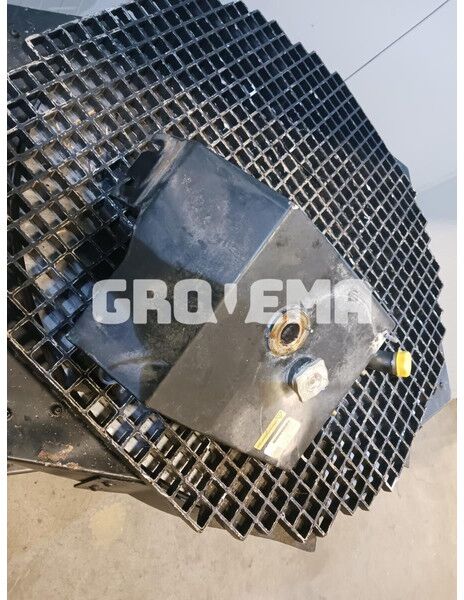 Liebherr R946 LC / R946 LC-V / R946 NLC - Tanque de expansão: foto 2 Liebherr R946 LC / R946 LC-V / R946 NLC - Tanque de expansão: foto 2