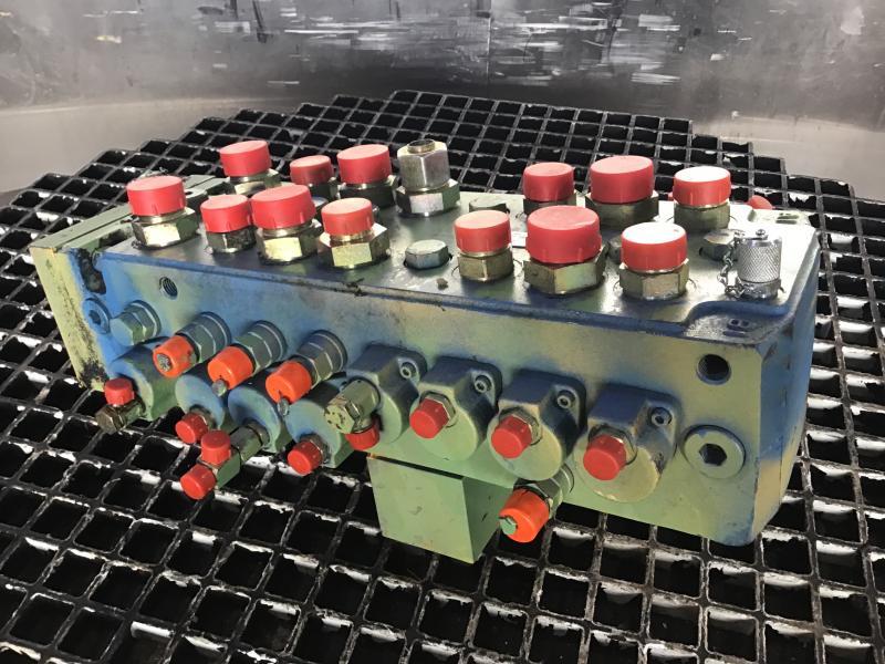 Liebherr Valveblock - Válvula hidráulica para Máquina de construção: foto 1 Liebherr Valveblock - Válvula hidráulica para Máquina de construção: foto 1