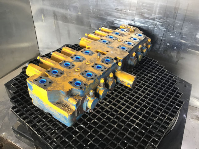 Liebherr Valveblock - Hidráulica: foto 1 Liebherr Valveblock - Hidráulica: foto 1