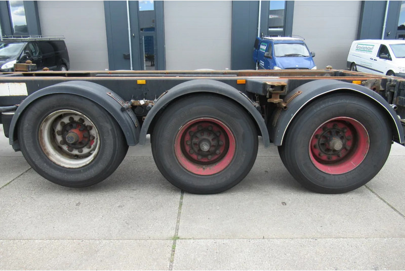 Renders Container Chassis / Extendable on rear / BPW + drum - Semi-reboque transportador de contêineres/ Caixa móvel: foto 5 Renders Container Chassis / Extendable on rear / BPW + drum - Semi-reboque transportador de contêineres/ Caixa móvel: foto 5