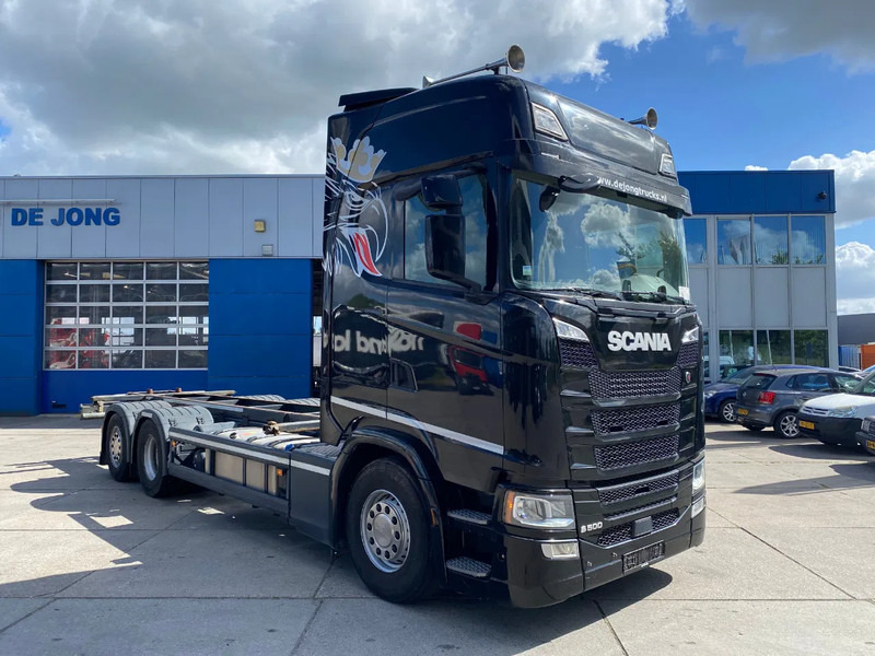 Scania S500 NGS BDF / Retarder / 6x2 / 2x Tank - Camião transportador de contêineres/ Caixa móvel: foto 3 Scania S500 NGS BDF / Retarder / 6x2 / 2x Tank - Camião transportador de contêineres/ Caixa móvel: foto 3