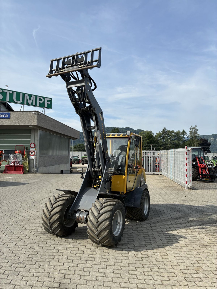 Eurotrac Eurotrac W13 - Carregadora articulada: foto 1 Eurotrac Eurotrac W13 - Carregadora articulada: foto 1