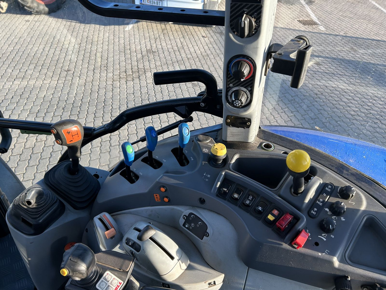 New Holland T 5.105 - Trator: foto 3 New Holland T 5.105 - Trator: foto 3
