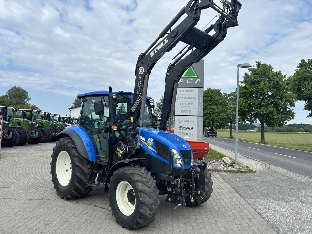New Holland T4.105 - Trator: foto 1 New Holland T4.105 - Trator: foto 1