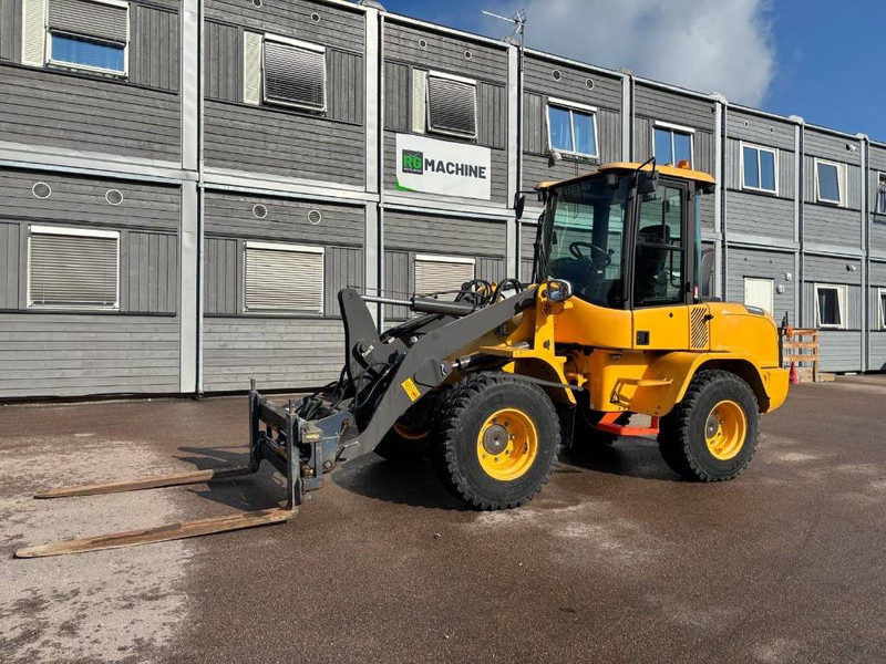 Volvo L 30 GS - Pá carregadora de rodas: foto 1 Volvo L 30 GS - Pá carregadora de rodas: foto 1