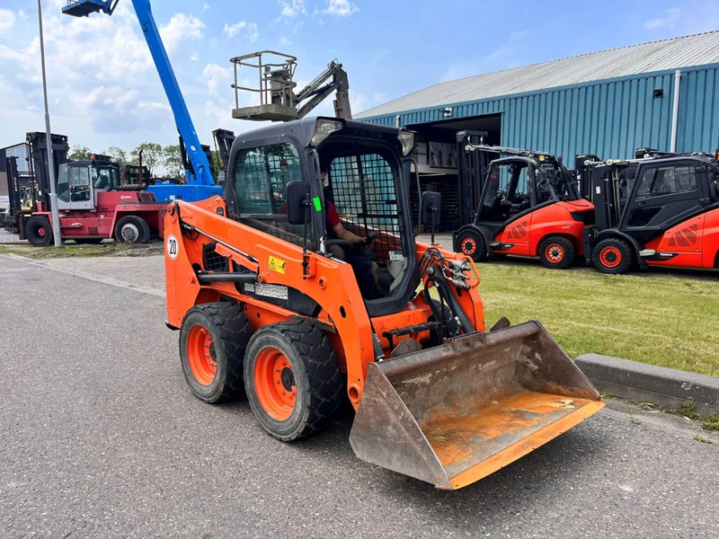 Bobcat S450 - Mini pá carregadora: foto 1 Bobcat S450 - Mini pá carregadora: foto 1