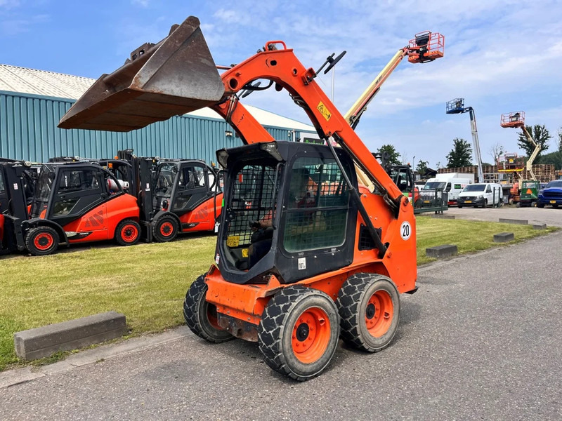 Bobcat S450 - Mini pá carregadora: foto 4 Bobcat S450 - Mini pá carregadora: foto 4
