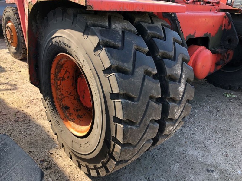 Fantuzzi FDC25K7DB - Manipulador de contentor: foto 4 Fantuzzi FDC25K7DB - Manipulador de contentor: foto 4