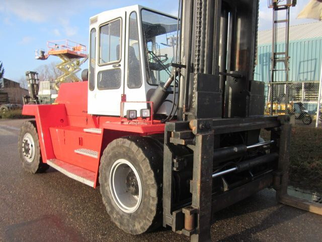 Kalmar DC12-1200 - Empilhador a diesel: foto 3 Kalmar DC12-1200 - Empilhador a diesel: foto 3