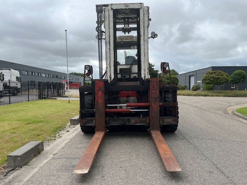 Svetruck 25 120 45 - Empilhador a diesel: foto 4 Svetruck 25 120 45 - Empilhador a diesel: foto 4