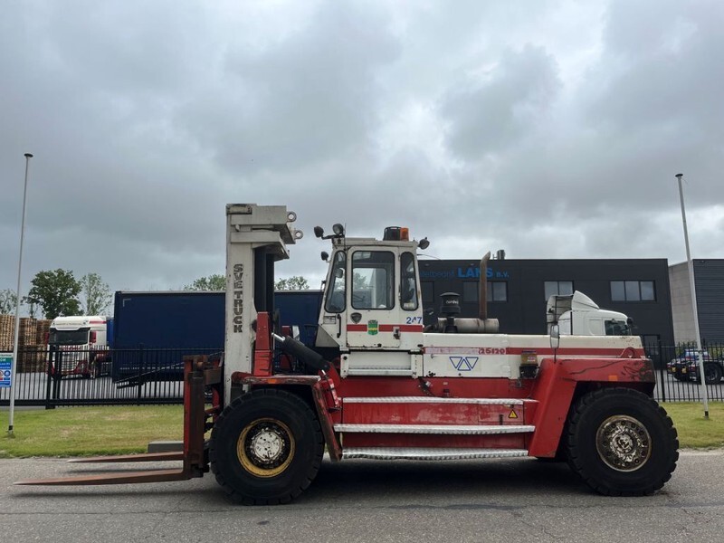 Svetruck 25 120 45 - Empilhador a diesel: foto 2 Svetruck 25 120 45 - Empilhador a diesel: foto 2