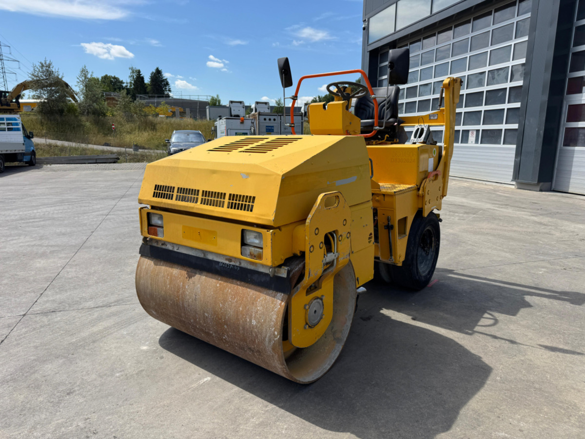 BOMAG BW135 - Compactador de asfalto: foto 1 BOMAG BW135 - Compactador de asfalto: foto 1