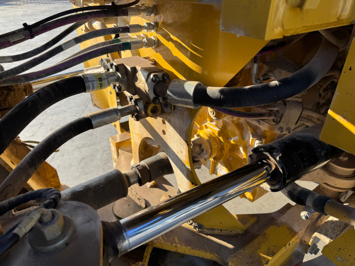 Pá carregadora de rodas CATERPILLAR 950M: foto 9