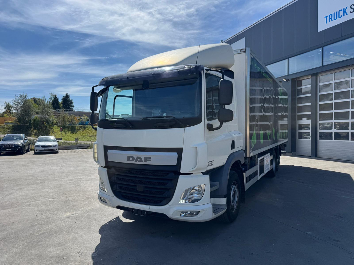 DAF CF370 6x2 Retarder Carrier 850 - Camião frigorífico: foto 1 DAF CF370 6x2 Retarder Carrier 850 - Camião frigorífico: foto 1