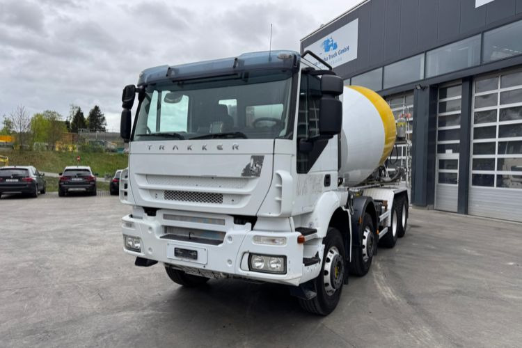 Iveco Trakker 450 8x4 (Liebherr 9m3 2018) - Camião betoneira: foto 1 Iveco Trakker 450 8x4 (Liebherr 9m3 2018) - Camião betoneira: foto 1