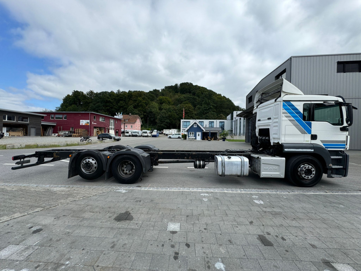 MAN TGS 26.440 6x2 Chassis - Camião chassi: foto 4 MAN TGS 26.440 6x2 Chassis - Camião chassi: foto 4