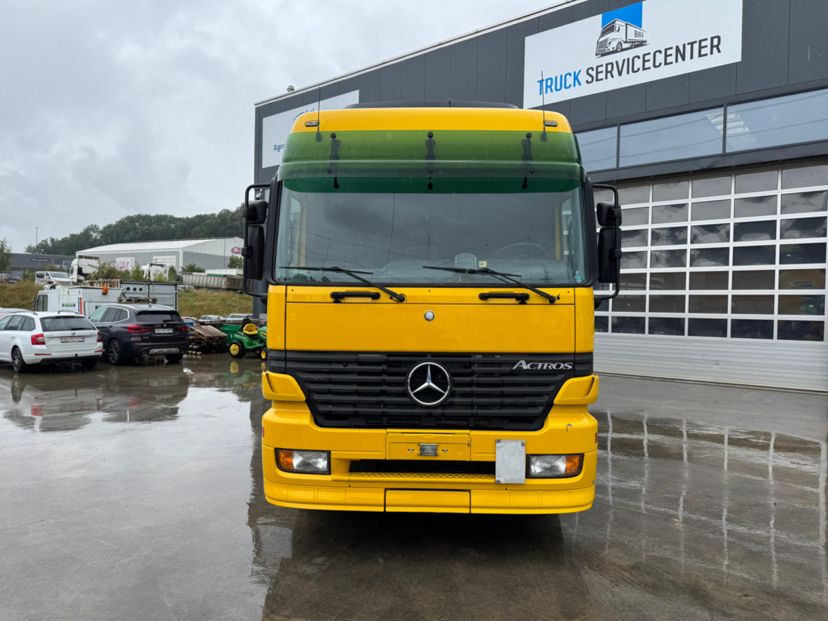 MERCEDES Actros 1835 4x2 - Camião de lona: foto 2 MERCEDES Actros 1835 4x2 - Camião de lona: foto 2