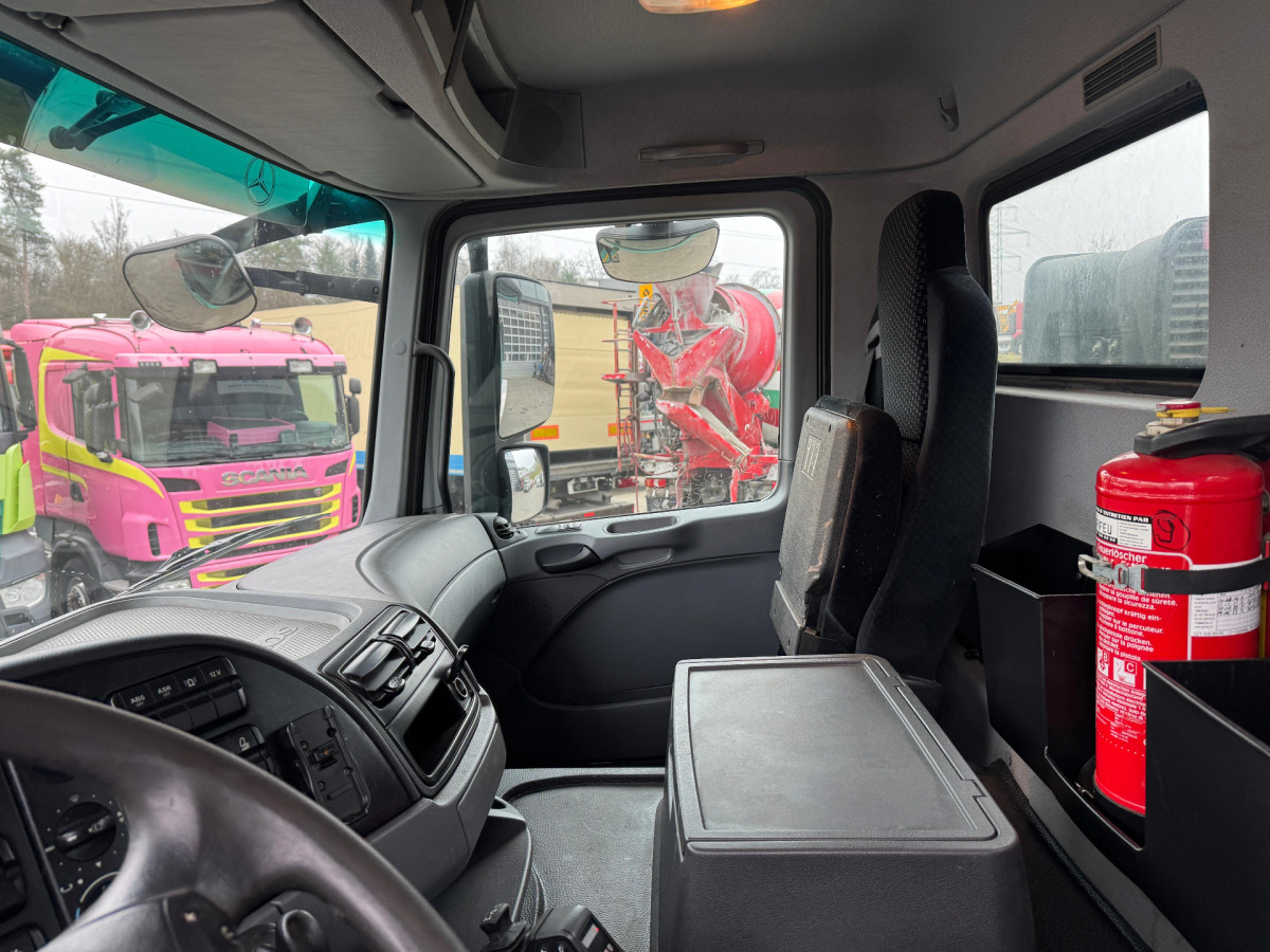 Camião polibenne MERCEDES Actros 3248 Hiabt 26T AHK: foto 11 Camião polibenne MERCEDES Actros 3248 Hiabt 26T AHK: foto 11