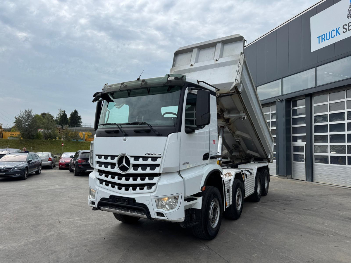 MERCEDES Arocs 3251 8x4 2 Seitenkipper Bormatik - Camião basculante: foto 2 MERCEDES Arocs 3251 8x4 2 Seitenkipper Bormatik - Camião basculante: foto 2
