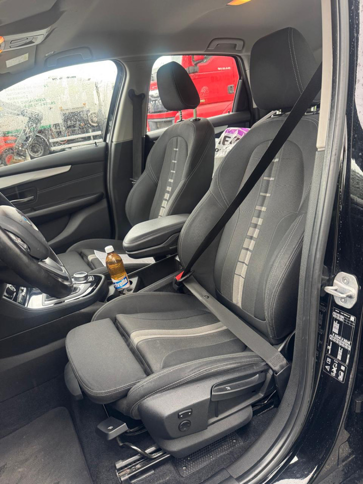 Hatchback Marke BMW 218d xDrive: foto 11