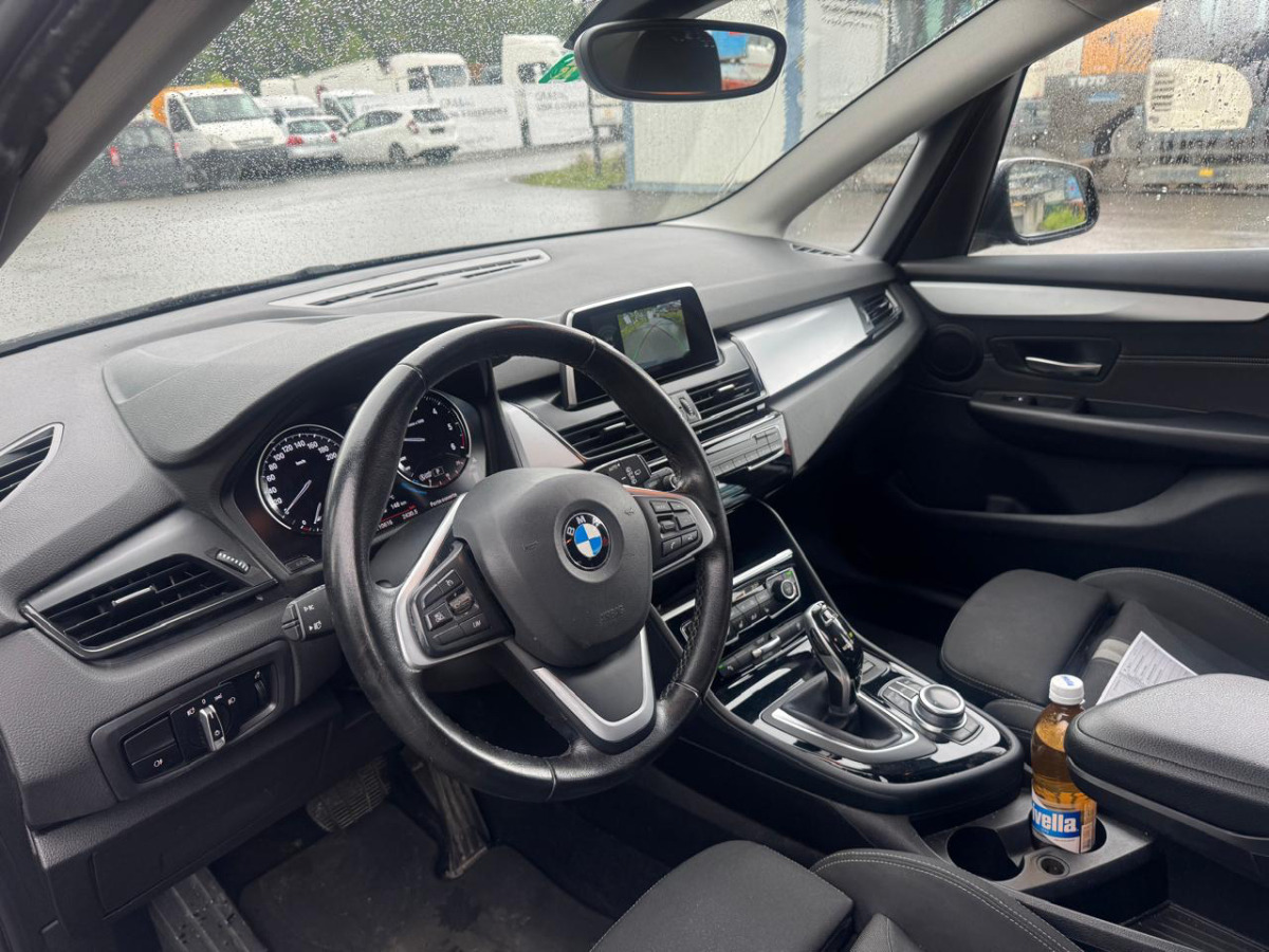 Hatchback Marke BMW 218d xDrive: foto 9
