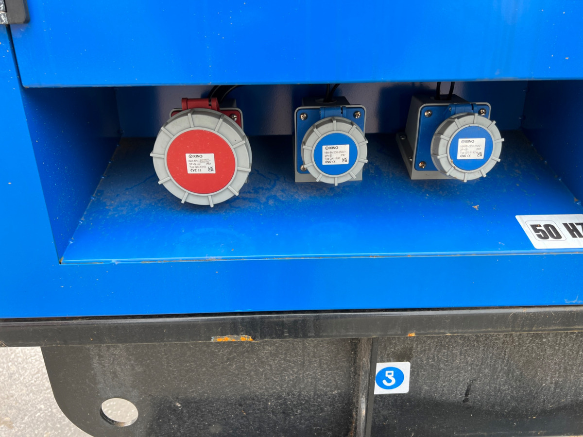 Marke Field Energy 140KVA/110KVA - Gerador elétrico: foto 2 Marke Field Energy 140KVA/110KVA - Gerador elétrico: foto 2