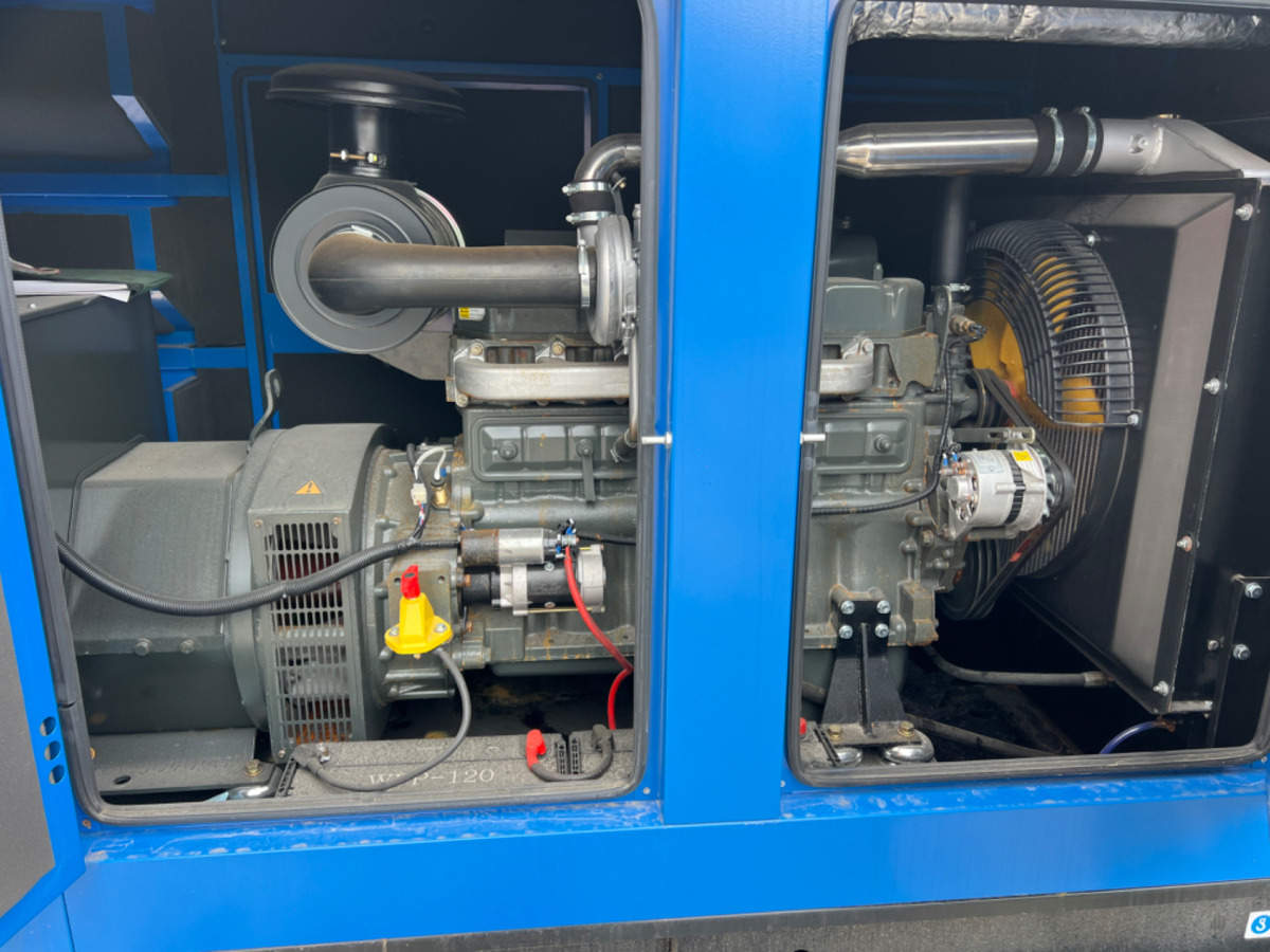 Marke Field Energy 140KVA/110KVA - Gerador elétrico: foto 4 Marke Field Energy 140KVA/110KVA - Gerador elétrico: foto 4