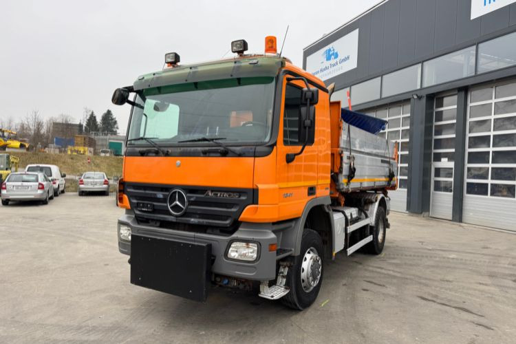 Mercedes-Benz Actros 1841 4x4 mit Schneeplfug - Camião basculante: foto 2 Mercedes-Benz Actros 1841 4x4 mit Schneeplfug - Camião basculante: foto 2