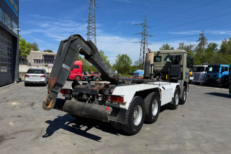 Mercedes-Benz Actros 3244 8x4 Hiab 26T AHK - Camião polibenne: foto 5 Mercedes-Benz Actros 3244 8x4 Hiab 26T AHK - Camião polibenne: foto 5