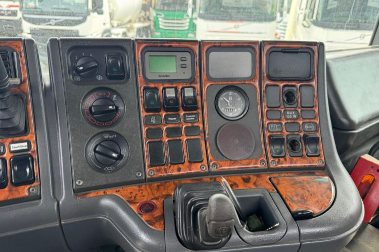 Locação financeira de  Scania 470 8x4 Chassis Scania 470 8x4 Chassis: foto 8